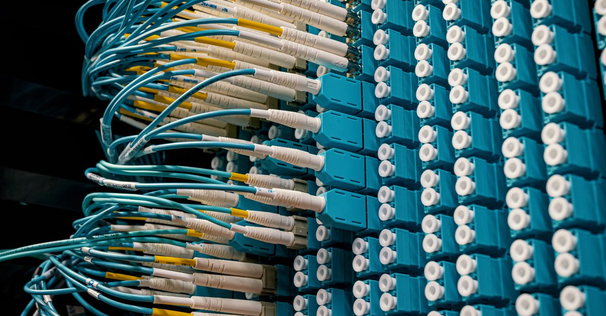 Two internet providers, always online: AT&T + Spectrum