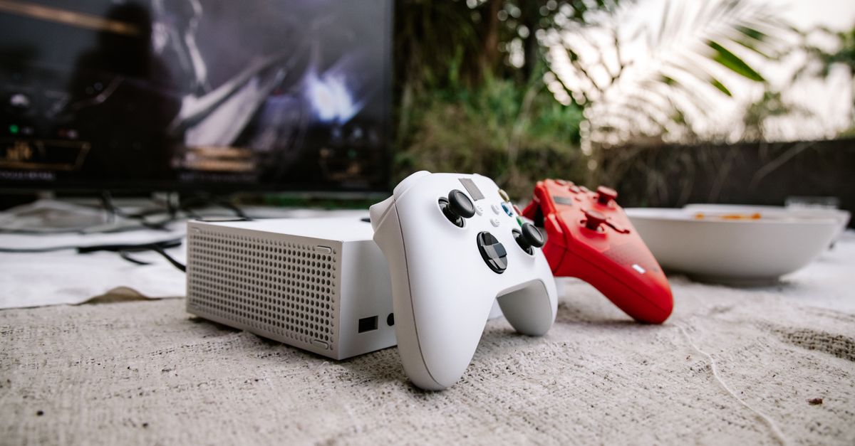Gaming and streaming: ports, latency, and the fine print